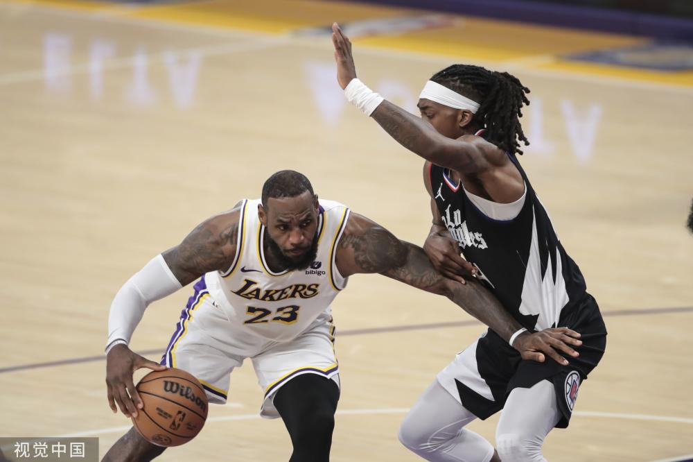 更顯示了他 更顯示了他